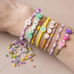 Armbänder basteln - Bunte Perlen