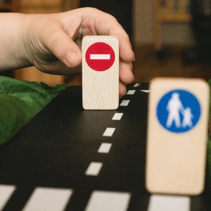 Autorennbahn-Zubehör – Verkehrsschilder, 8 Stk.