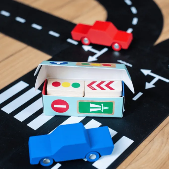 Autorennbahn-Zubehör – Verkehrsschilder, 8 Stk.