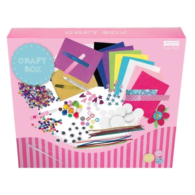 Hobbykiste mit kreativen Materialien
