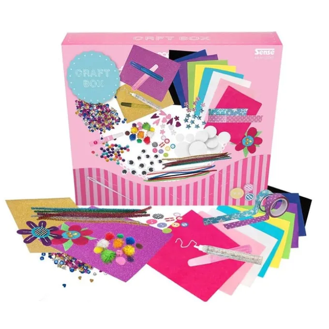 Hobbykiste mit kreativen Materialien