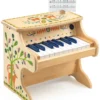 Holzklavier mit elektronischem Sound