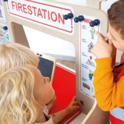 2-in-1 Spielstation – Feuerwache & Polizeistation