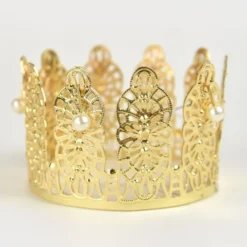 Kleine Goldkrone mit Perlen