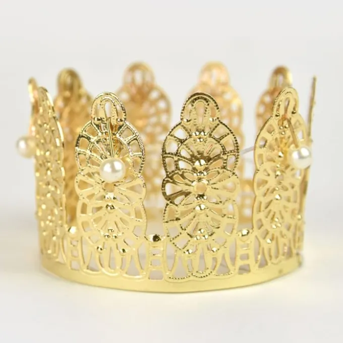 Kleine Goldkrone mit Perlen