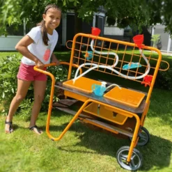 Mobiler Gartenspieltisch - Wasser & Sand