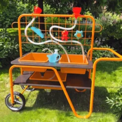 Mobiler Gartenspieltisch - Wasser & Sand