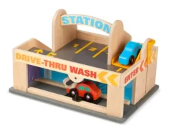Parkhaus und Tankstelle