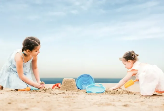 Sandspielzeug - Eimerset mit 7 Teilen - blau