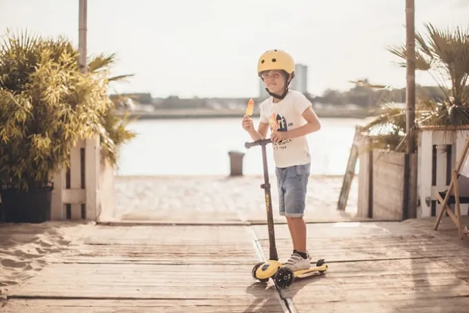 Scooter - Highwaykick 3 mit LED, Lemon