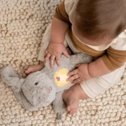 Sinnes-Hase Sylvi™ mit Licht und Musik