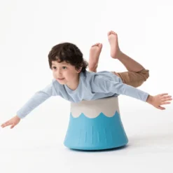 Sitzhocker mit Vulkan für Kinder