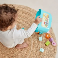 Sortierspielkiste mit 16 Klötzen