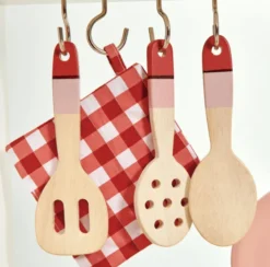 Spielküche aus Holz m. Mikrowelle, inkl. Zubehör