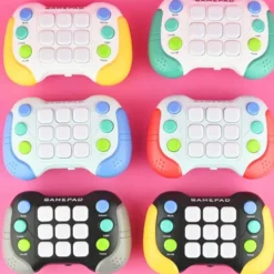 Spielkonsole, 5 Spiele (zufällige Variante)