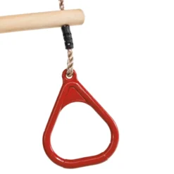 Trapez aus Holz mit Plastikringen - Rot