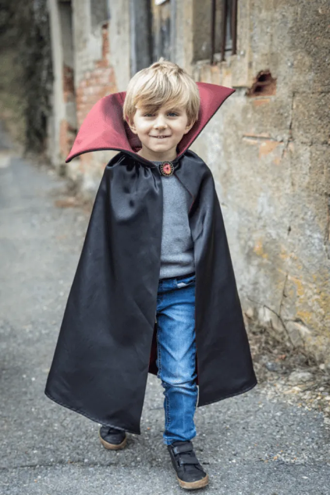 Vampirumhang m. Stehkragen, Gr. 4-6 Jahre
