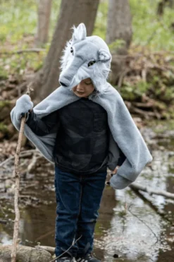 Wolf mit Pfoten (18-36 Monate)