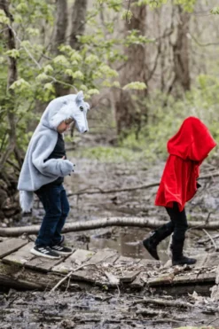 Wolf mit Pfoten (18-36 Monate)